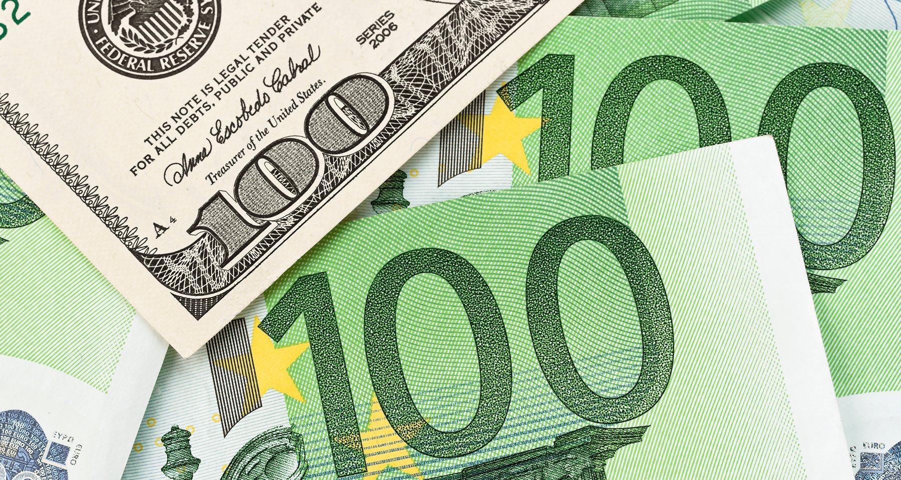 Доллар и евро растут утром 1 февраля
