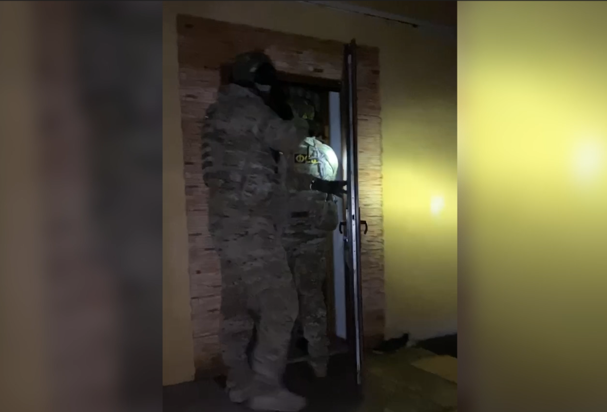 ФСБ задержала жителя Крыма по подозрению в участии в деятельности украинского нацбата