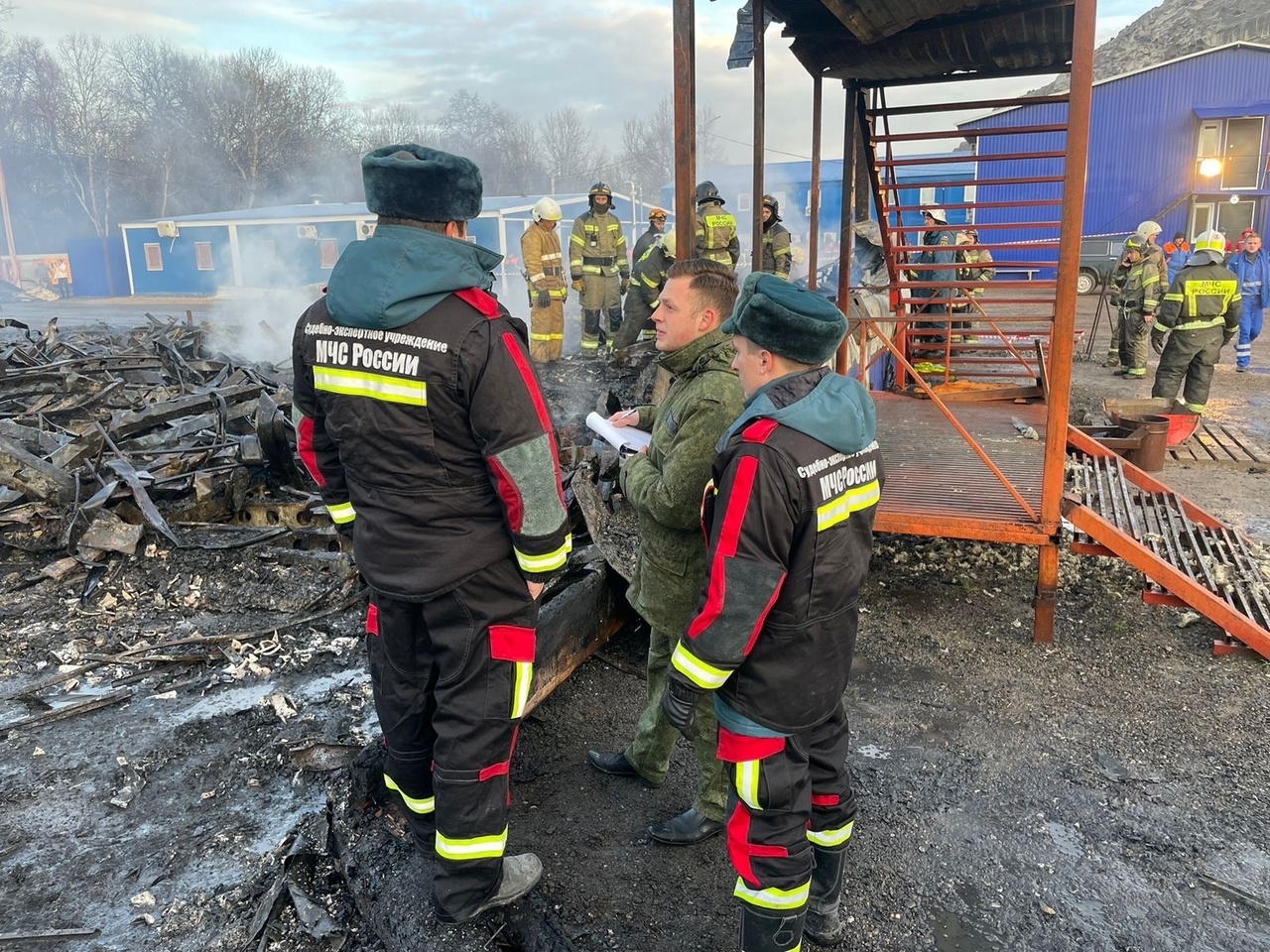 В Севастополе на пожаре в строительном модуле погибли семь человек, возбуждено уголовное дело