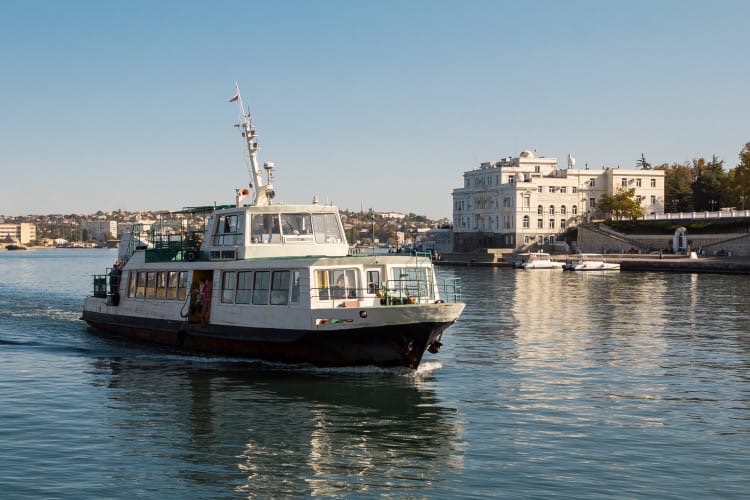 В Севастополе частично приостановили работу пассажирские катера
