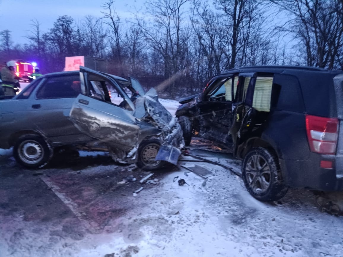 В Крыму после столкновения с иномаркой погиб водитель ВАЗа