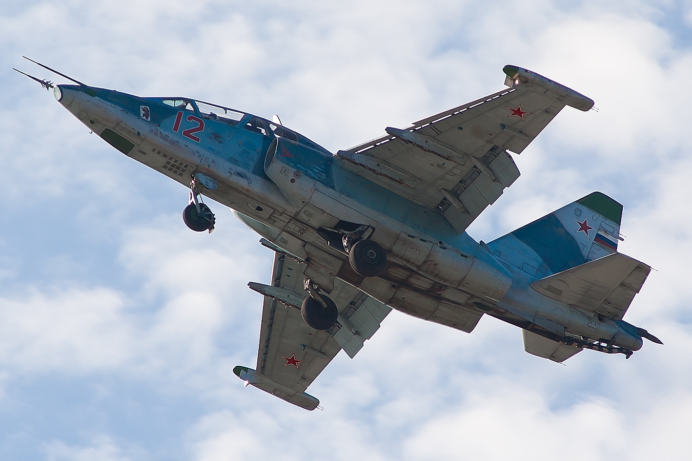В Белгородской области разбился российский военный самолет