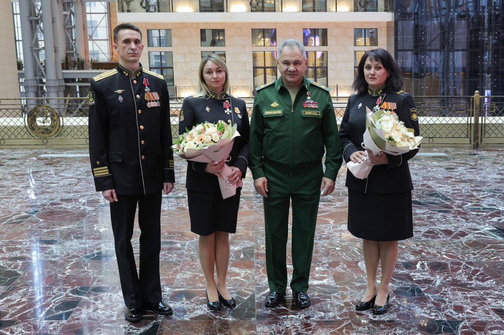 Женщин-военнослужащих из Севастополя наградили орденами Мужества за уничтожение беспилотников противника