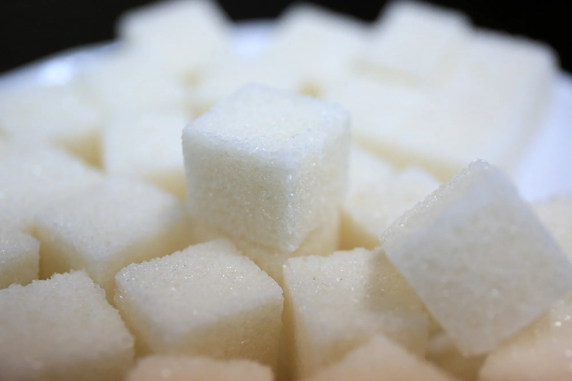 Россияне активно скупают сахар через интернет