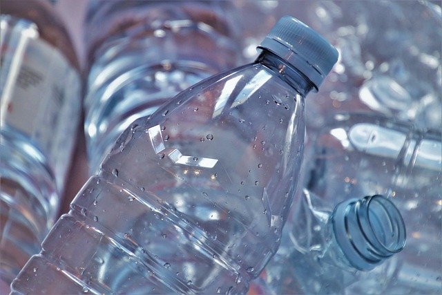 В РФ хотят запретить импорт товаров из пластика