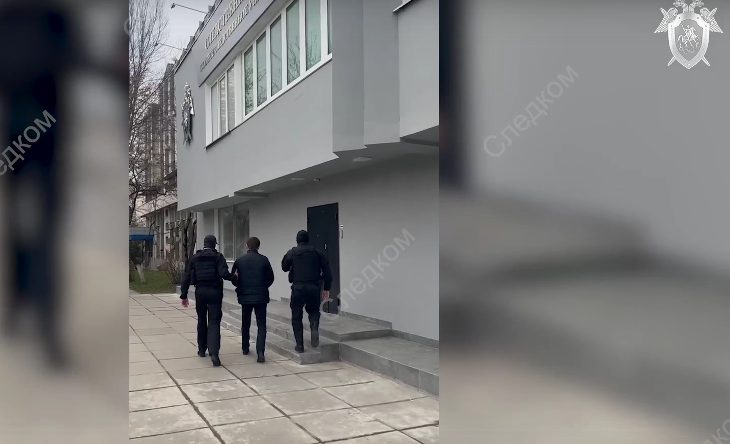 В Симферополе осудят действовавшего под видом сотрудника ФСБ мошенника и его подельника