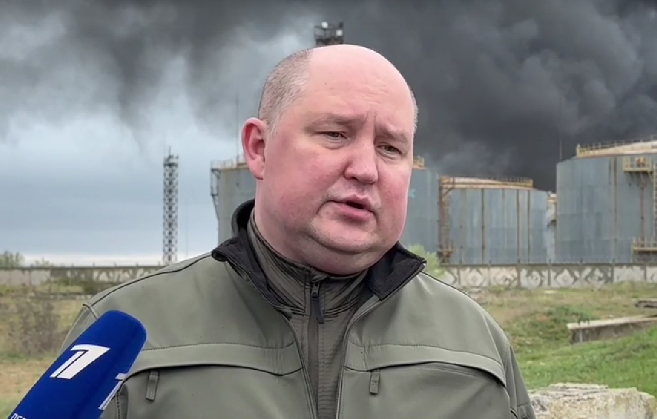 Крупный пожар на нефтебазе в Севастополе, вызванный атакой дронов, локализован