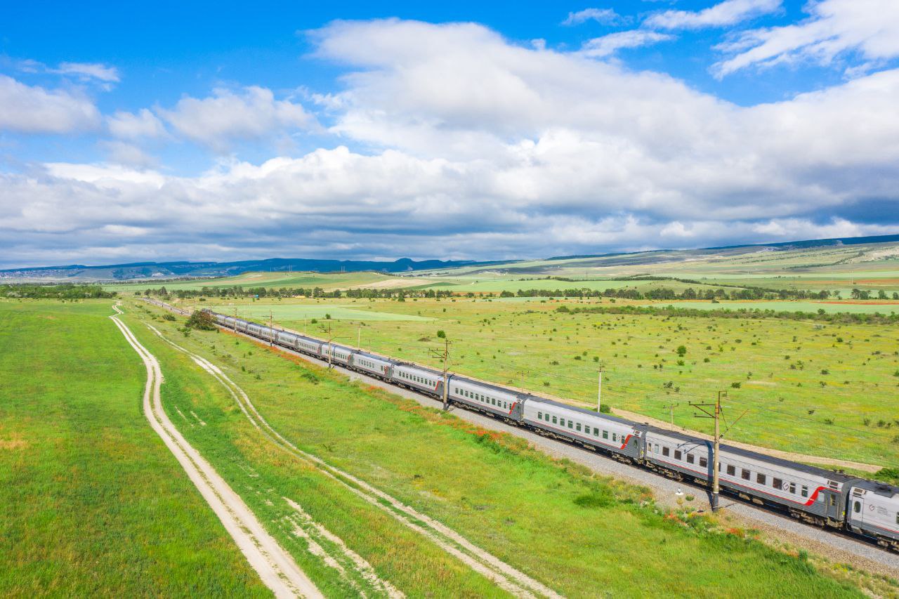 В связи с возросшим спросом: перед майскими в Крым из Москвы запустят дополнительный поезд