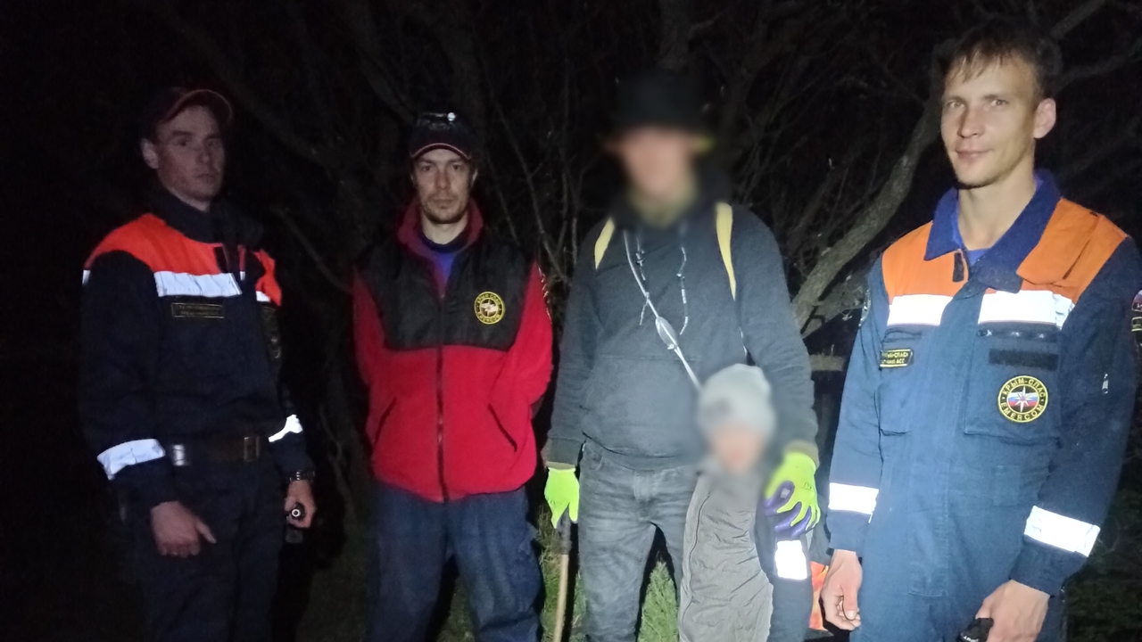 Мужчина с шестилетним сыном заблудились в темное время суток на горе Аю-Даг в Крыму