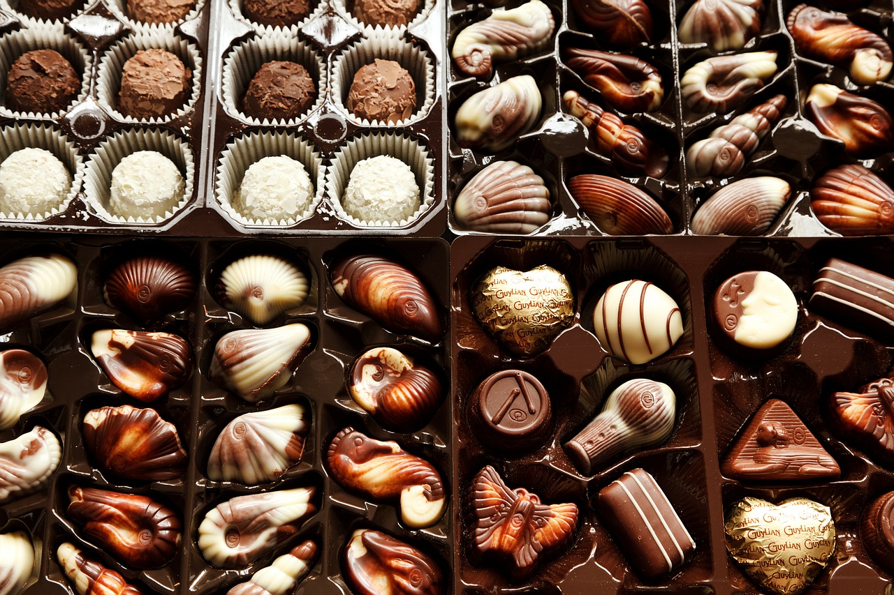 В Симферополе «сладкоежка» украл из магазина 15 коробок шоколадных конфет