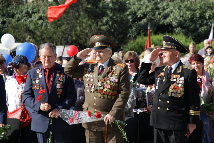 В Симферополе ветеранам в преддверии Дня Победы выплатят до 10 тыс. рублей