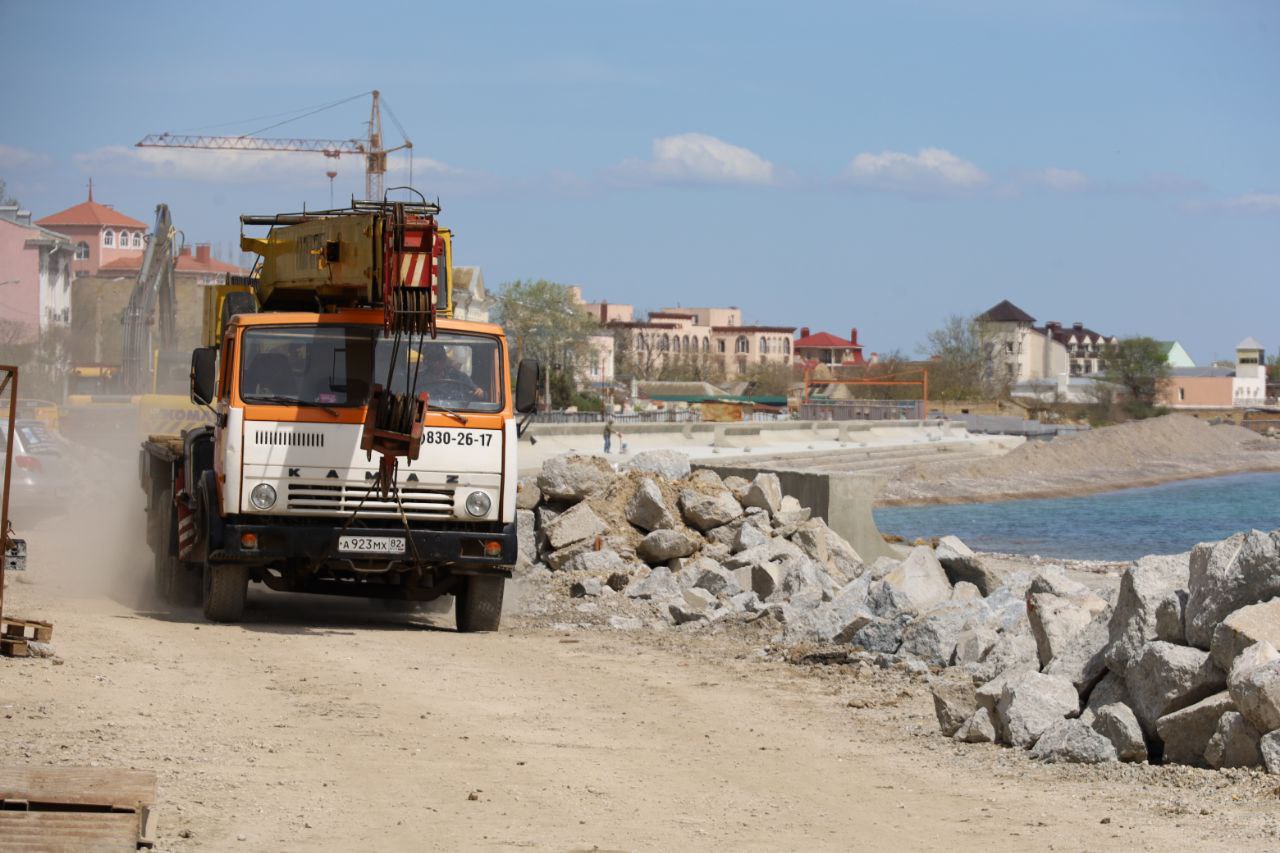 Власти Крыма назвали сроки завершения работ на набережной Терешковой в Евпатории