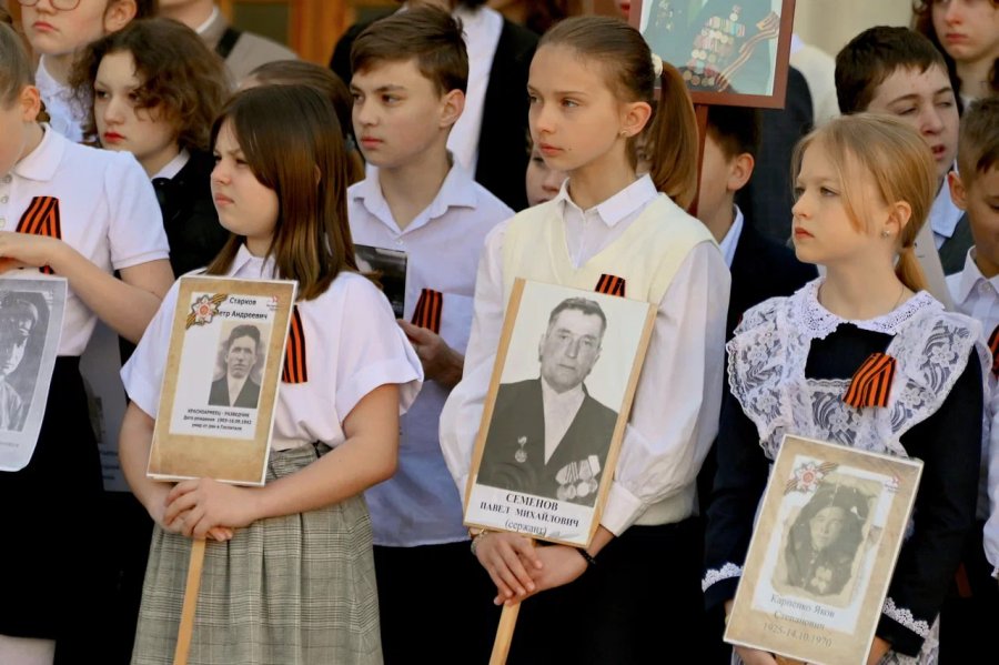 В севастопольских школах прошла акция «Бессмертный полк»