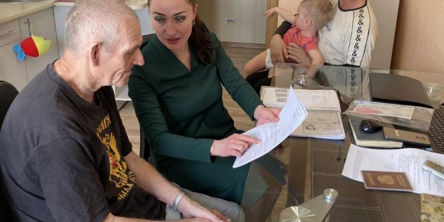В Севастополе появилась первая приемная семья для пожилого человека