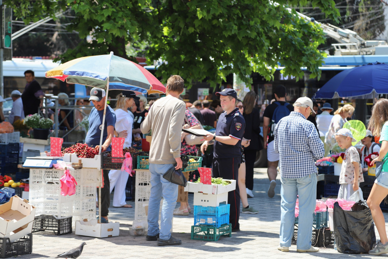 Полиция Севастополя провела рейды по выявлению незаконных торговцев