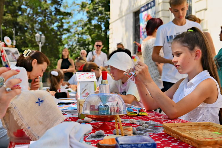В правительстве рассказали, как в Севастополе отметят День защиты детей