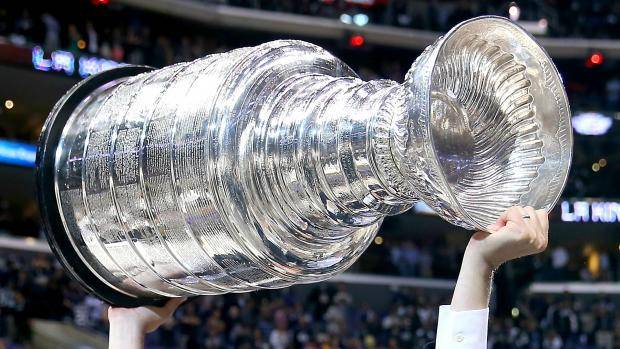 НХЛ запретила российским хоккеистам привозить Кубок Стэнли в РФ
