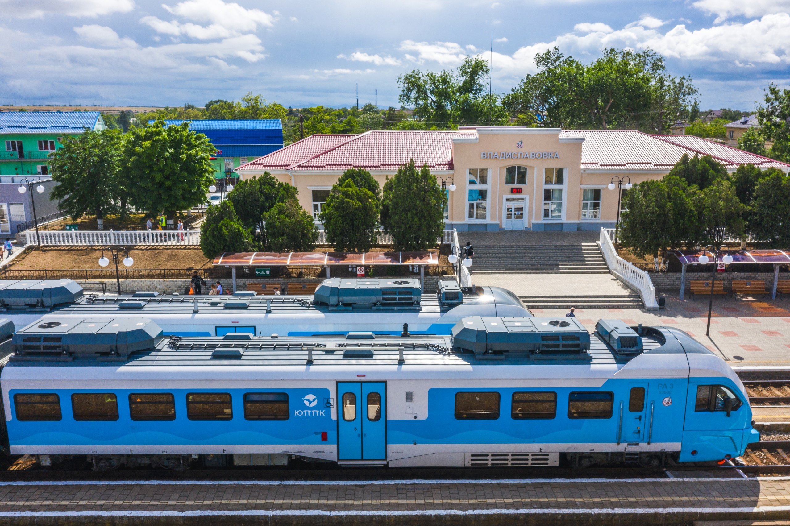 Движение поездов в Крыму восстановлено после повреждения железной дороги, в КЖД сообщили подробности