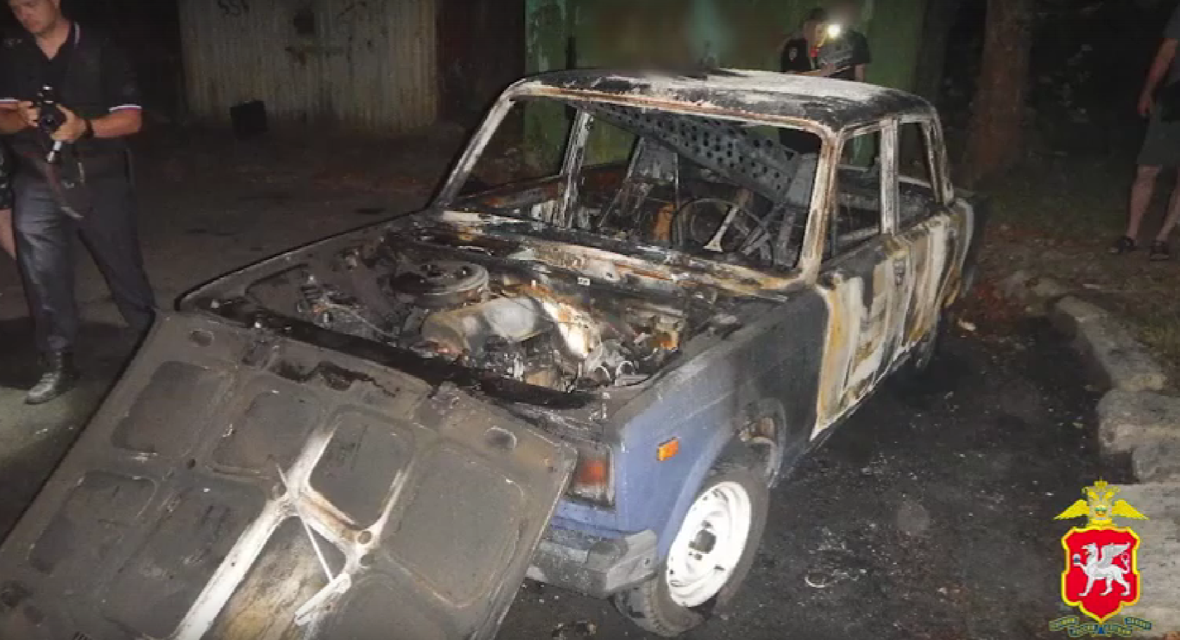 Три машины на одной улице: в Симферополе задержали поджигателей автомобилей