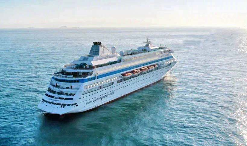 Перевозивший россиян лайнер Astoria Grande больше не будет заходить в Батуми из-за протестов местных жителей