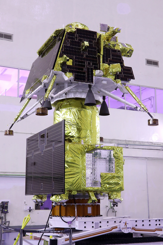 Посадочный модуль индийской лунной станции «Чандраян-3» сел на поверхность Луны