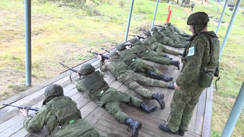 В России предлагают возродить всеобщую военную подготовку