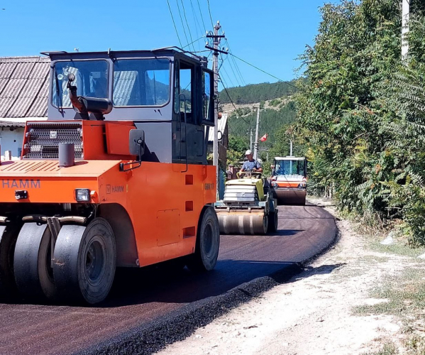 В Севастополе ремонтируют дорогу по улице Красносельского