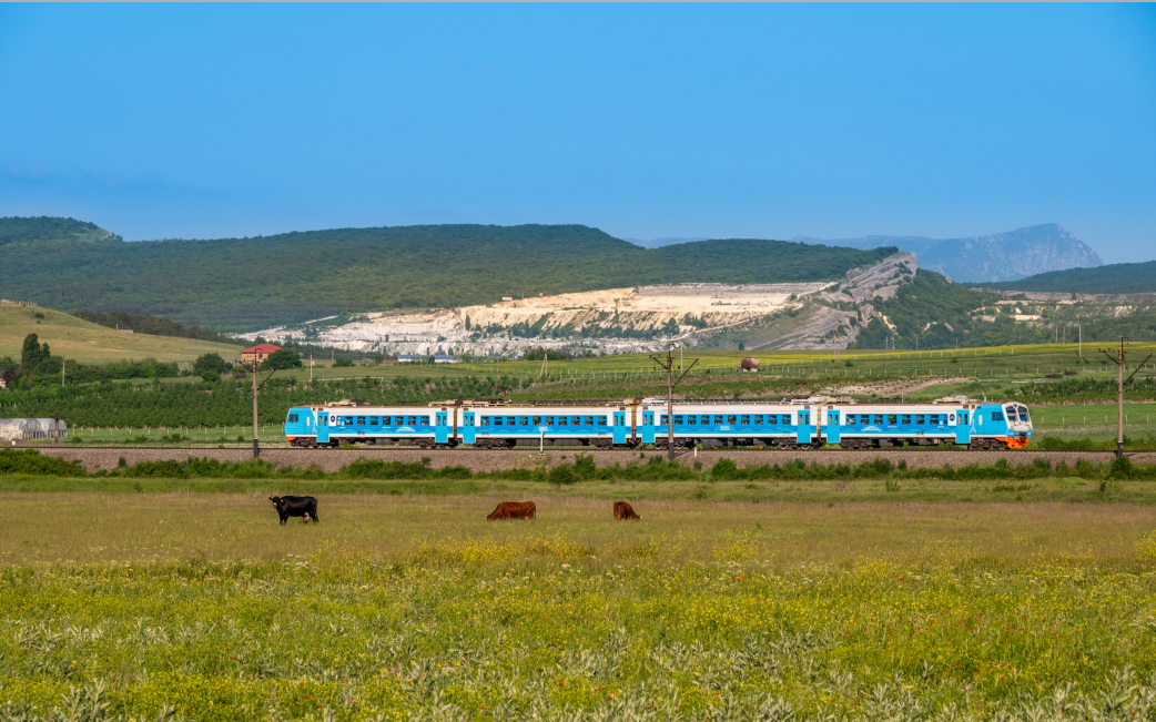 В Крыму со 2 октября меняется график курсирования пригородных поездов