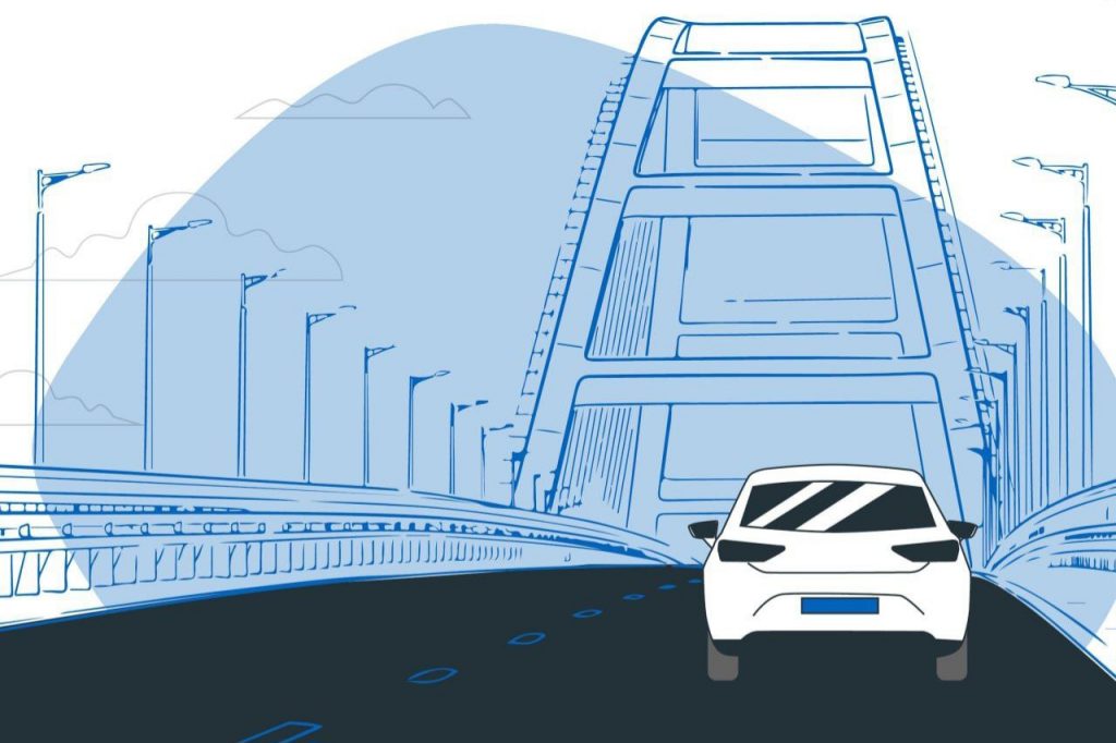 Крымский мост открыли для проезда: с обеих сторон образовались пробки