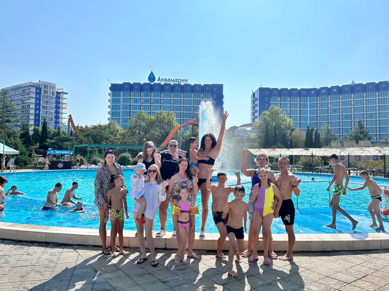 «До свидания, лето!»: более 600 человек бесплатно посетили аквапарк «Зурбаган»