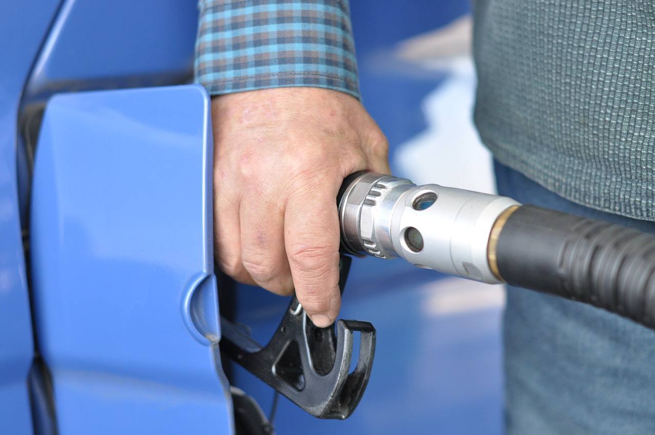 В России предлагают «заморозить» розничные цены на бензин