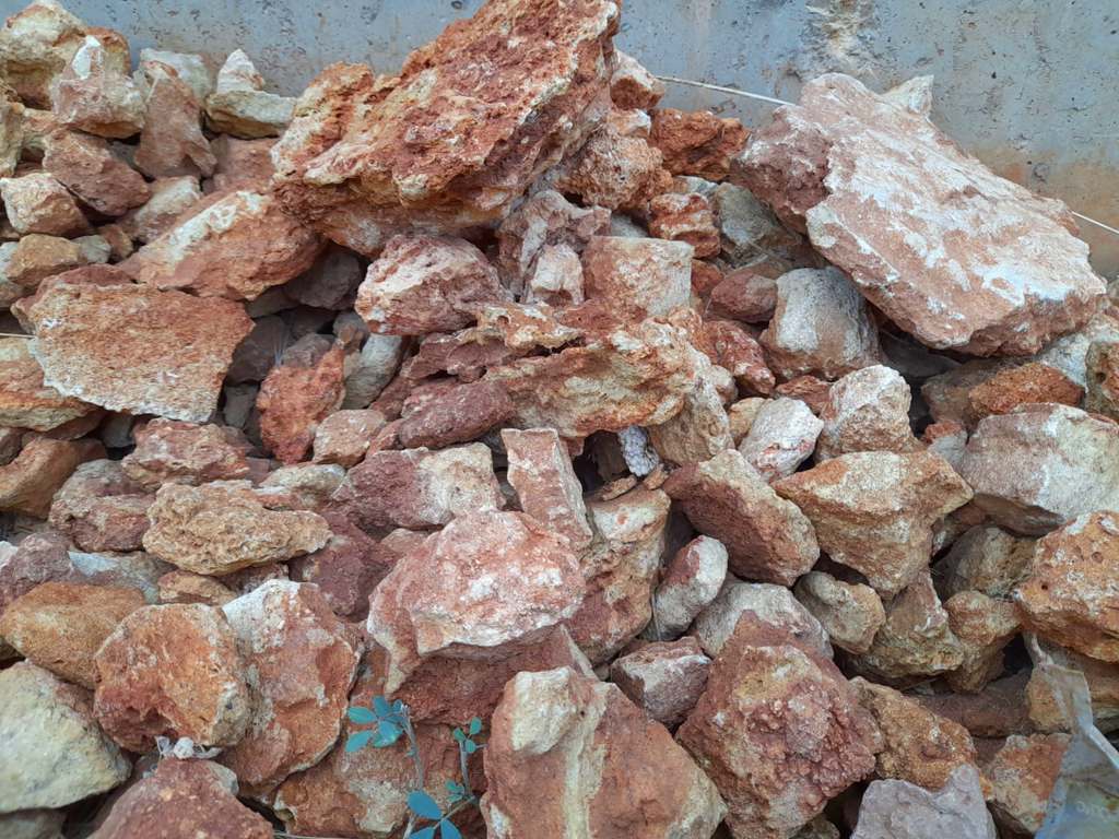 В Севастополе шесть лет камни с места на место переложить не могут