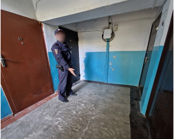 Повалил на пол и душил: крымчанина осудят за нападение на полицейского