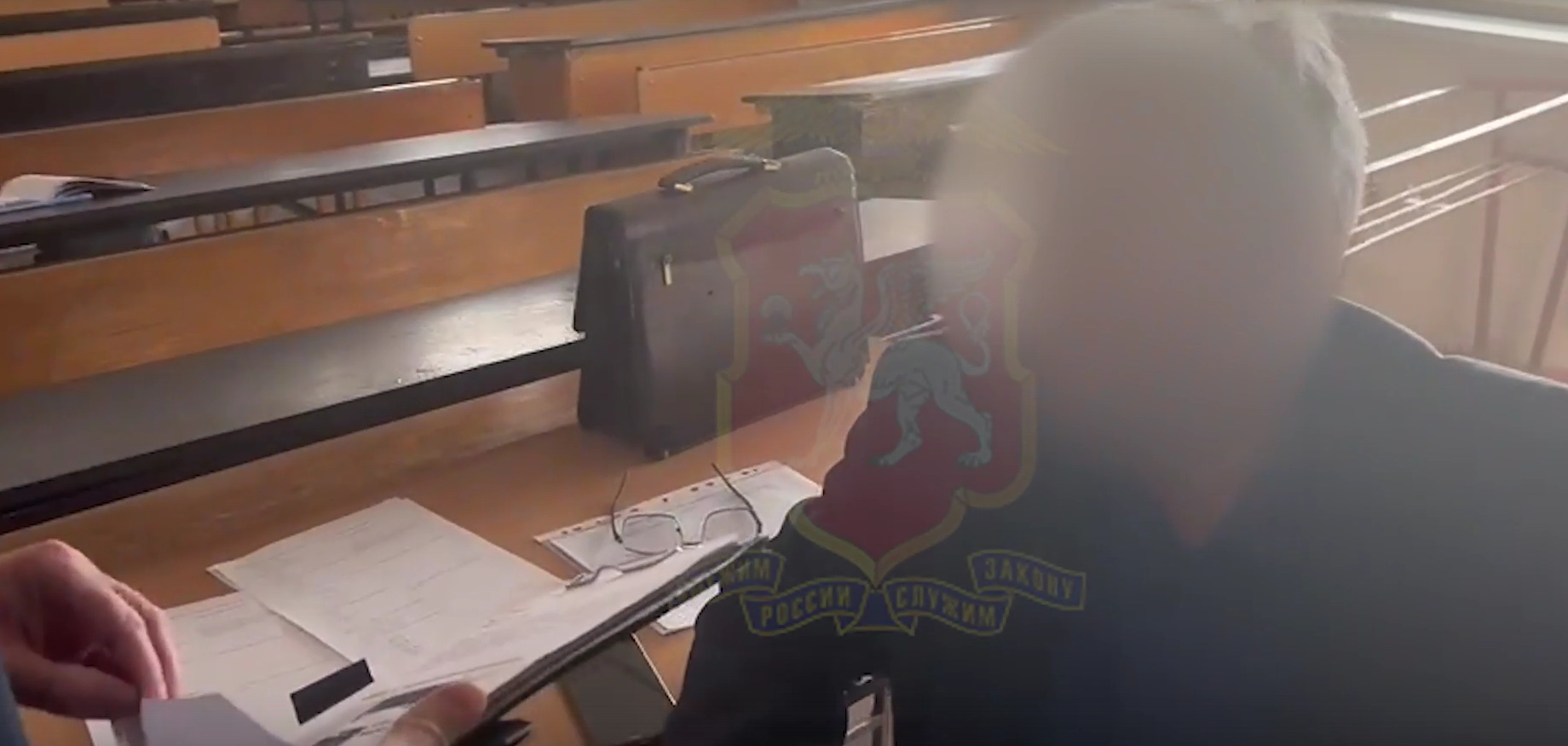 Доцента Крымского федерального университета осудили за дискредитацию ВС РФ и пропаганду нацистской символики (видео)