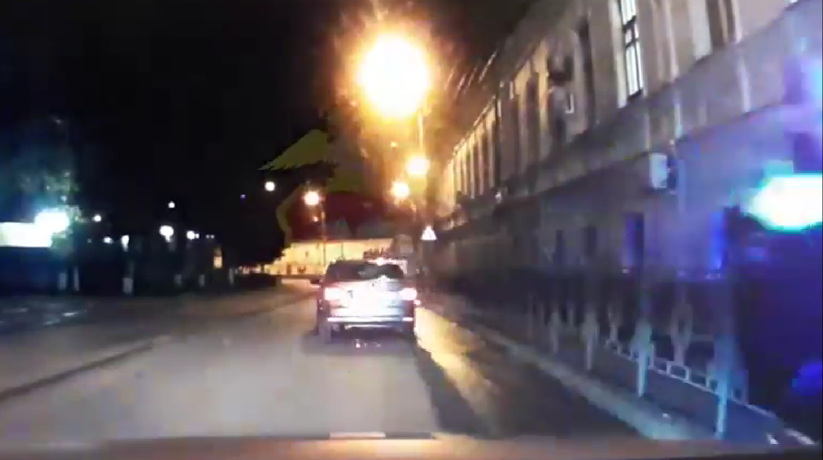 В Крыму полицейские в ходе погони со стрельбой задержали 17-летнего водителя на машине матери (видео)