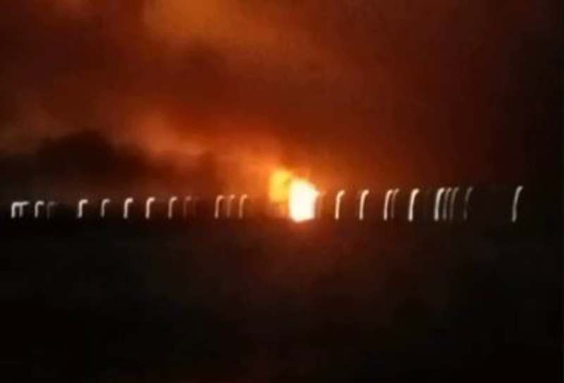 В Волгоградской области ночью после взрывов горела воинская часть
