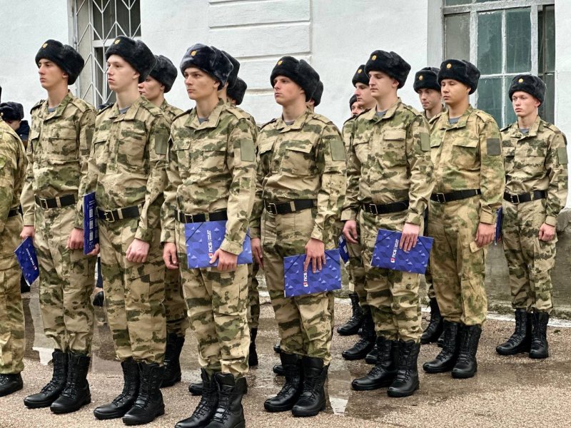 Около 50 призывников отправились из Севастополя на военную службу