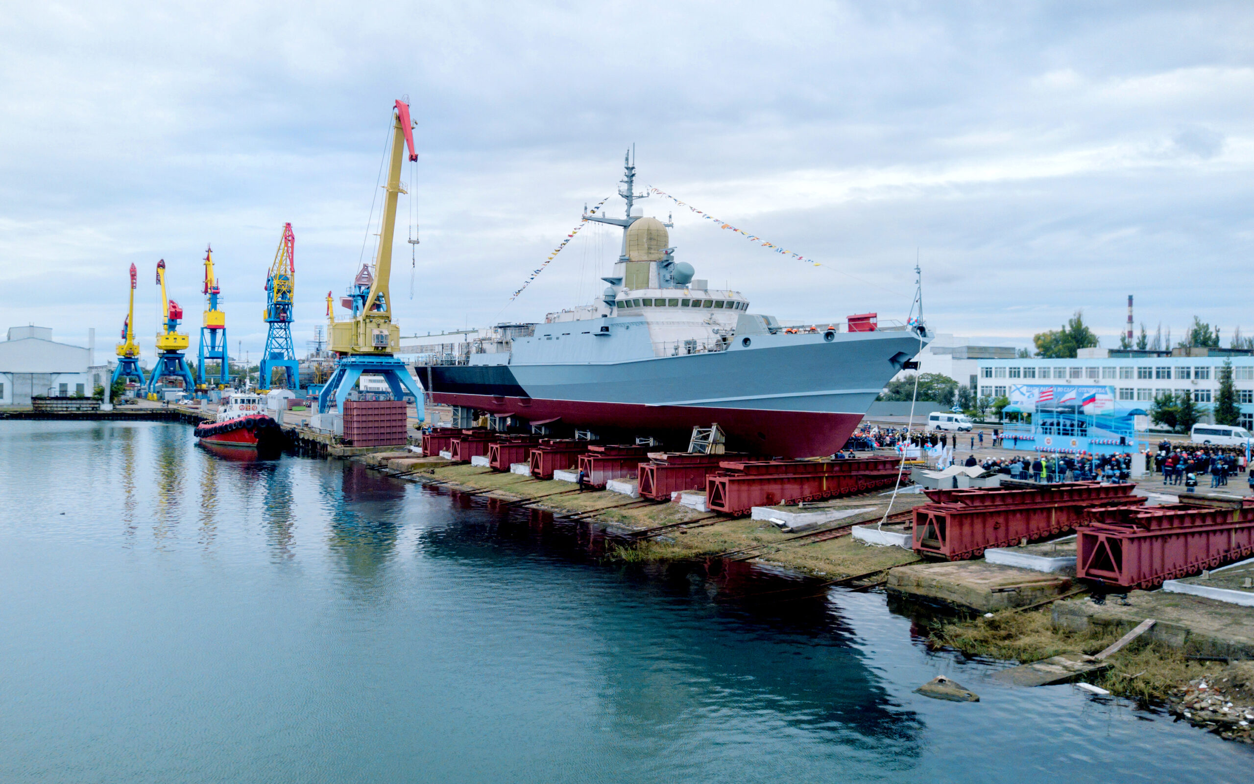 Аксенов сообщил о росте промышленного производства и объемов судостроения в Крыму