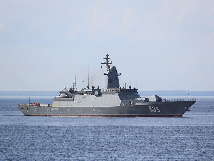 Экипажи тральщиков Черноморского флота провели разведывательный поиск мин в Керчь-Еникальском канале