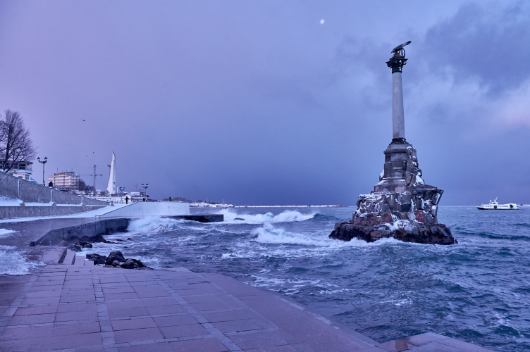 В Севастополе 12 января прогнозируют снег и усиление ветра