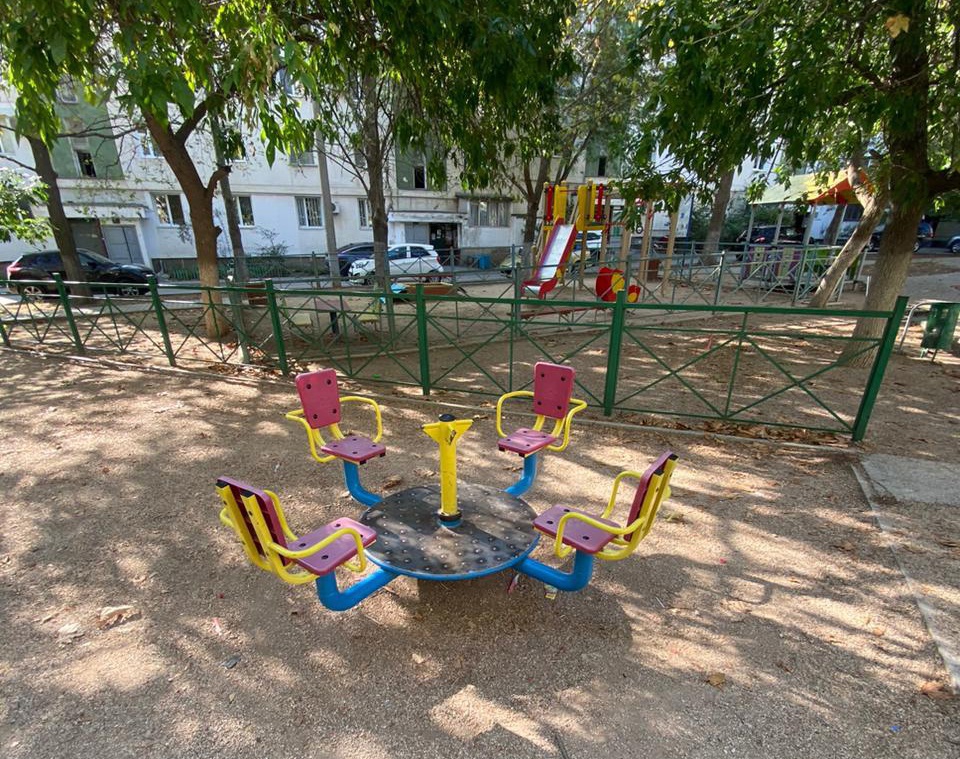 В Севастополе возбуждено уголовное дело по факту травмирования ребенка на детской площадке