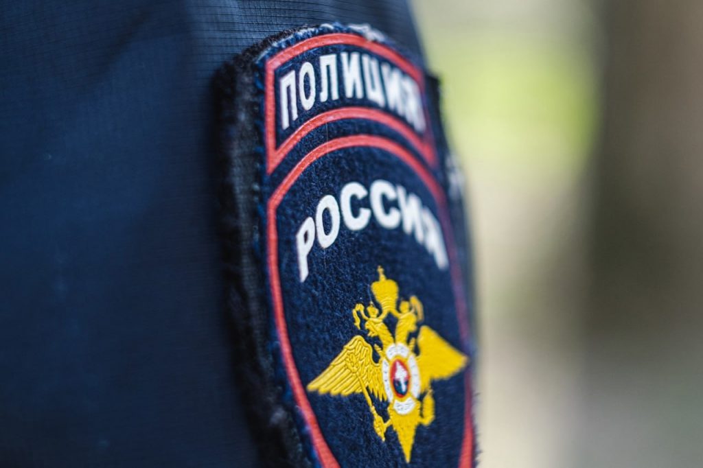 Севастопольские полицейские помогли доставить в больницу потерявшего сознание мужчину