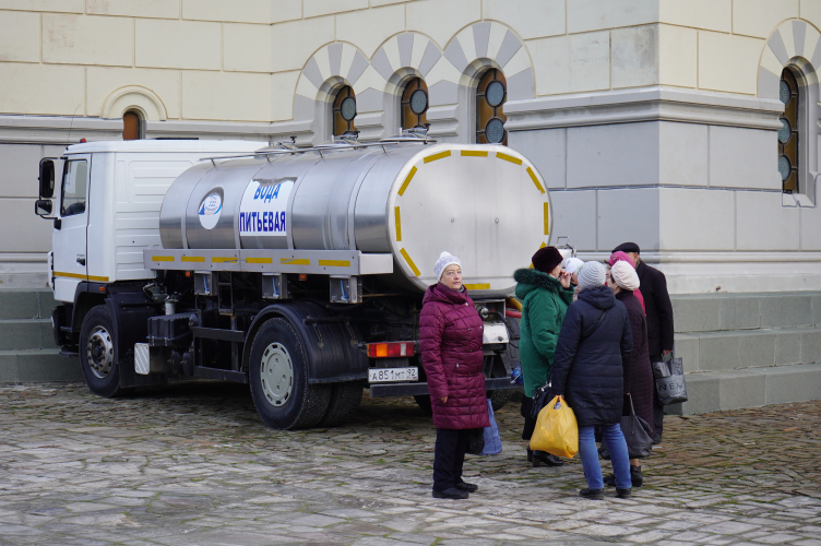В Севастополе организован подвоз воды в районы, где водоснабжение еще не восстановлено