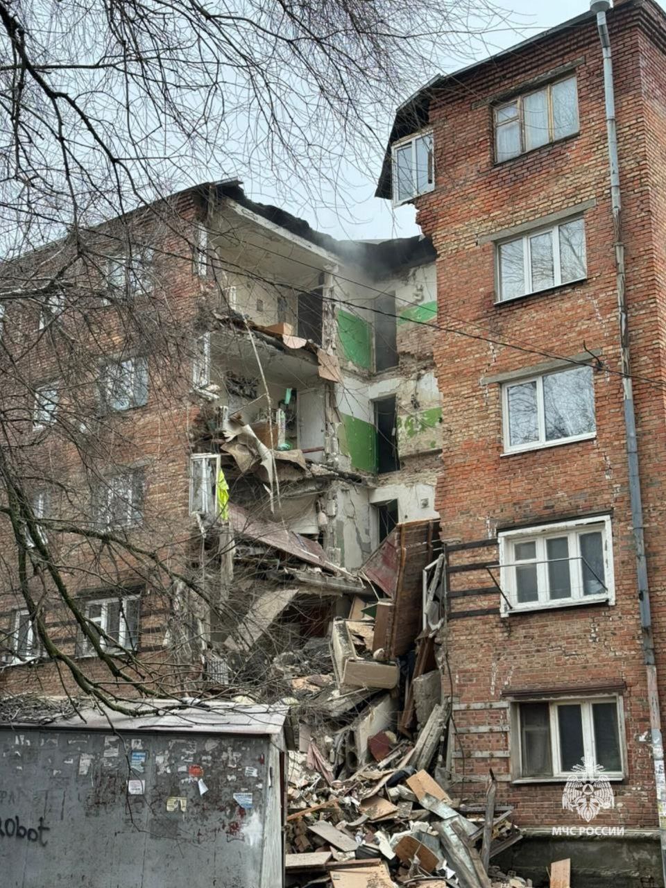 Что известно об обрушении пятиэтажки в центре Ростова-на-Дону: актуальные данные (видео)