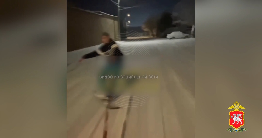 В Крыму водитель катал сноубордиста по дороге, прицепив тросом: вмешалась полиция (видео)