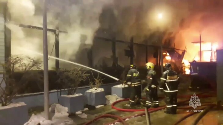 В центре Москвы горели 1,5 тысячи квадратных метров пристроек «Известия Hall»