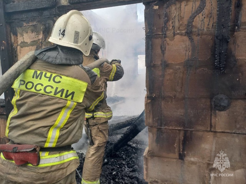 Горели четыре дома: на Южном берегу Крыма тушат масштабный пожар в частном секторе