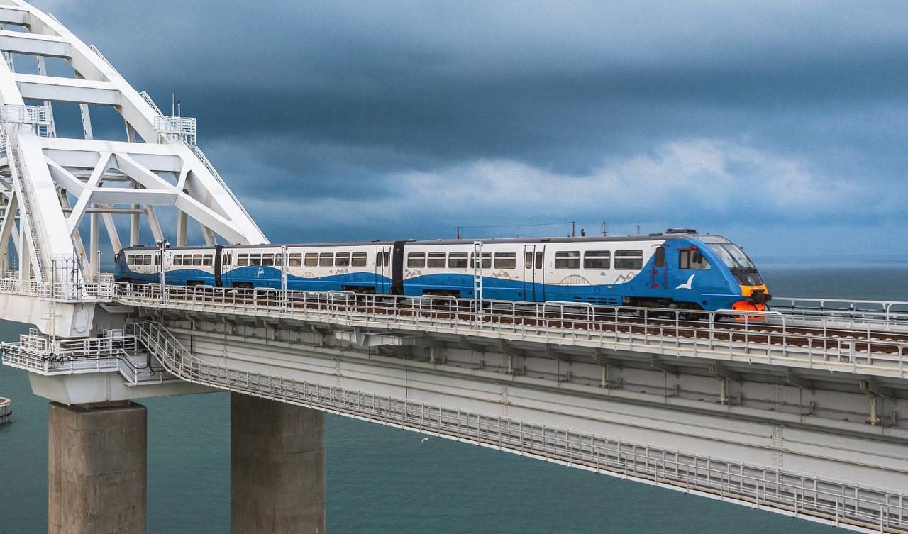 После возобновления работы Крымского моста поезда следуют с опозданием