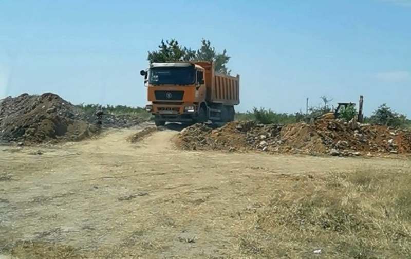Дельцы из Казани устроили свалку строительного мусора в Севастополе