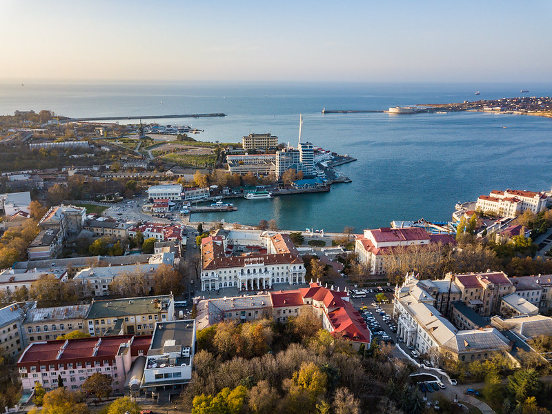 В Крыму и Севастополе 17 апреля ожидается сильный ветер, до +26 градусов